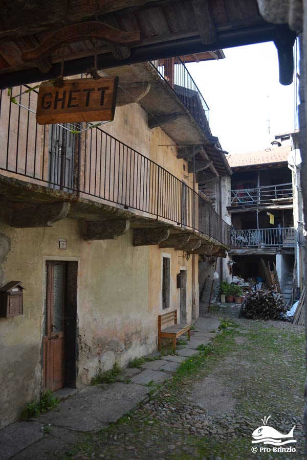 Curt dur ghétt, ingresso da Via Montello curt dur ghett 2055