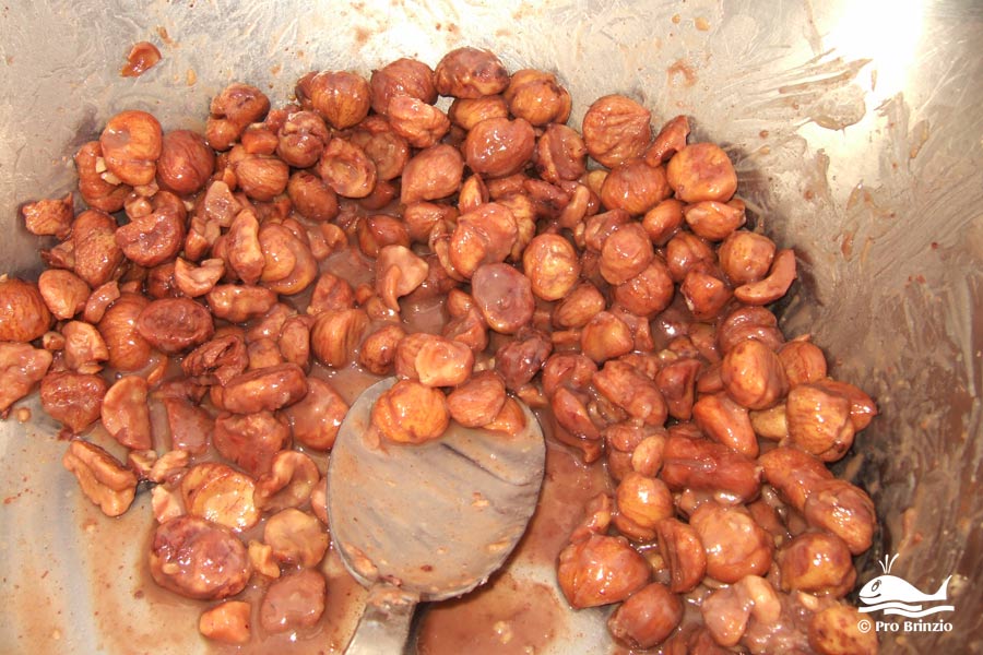 Castagne della grà appena cotte gra 4499