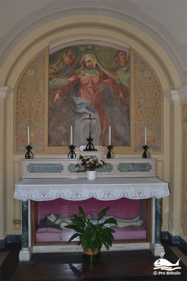 Interno della gisòra cappelletta gisora 2062